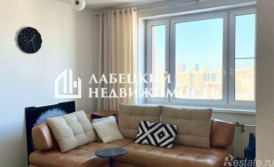 Продажа 4-комн квартиры на вторичном рынке улица Трофимова,  д. 10