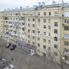 Продажа 4-комн квартиры на вторичном рынке улица Плющиха,  д. 13
