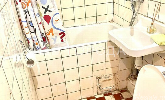 Продажа 1-комн квартиры на вторичном рынке улица Ивана Бабушкина,  д. 18 к1