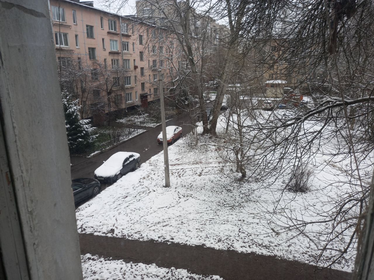 Продажа 3-комн квартиры на вторичном рынке улица Лени Голикова, 13