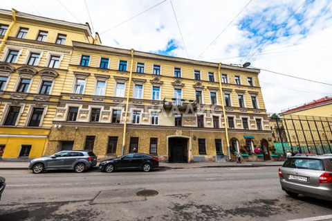 Продажа 3-комн квартиры на вторичном рынке Большая Подьяческая улица,  д. 17