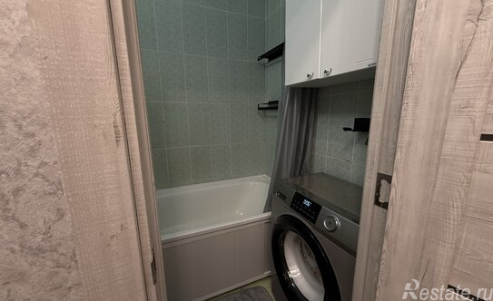 Продажа 1-комн квартиры на вторичном рынке Красное Село г, Спирина ул,  д. 1,  к. 2