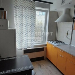 Продажа 2-комн квартиры на вторичном рынке улица Адмирала Лазарева,  д. 41