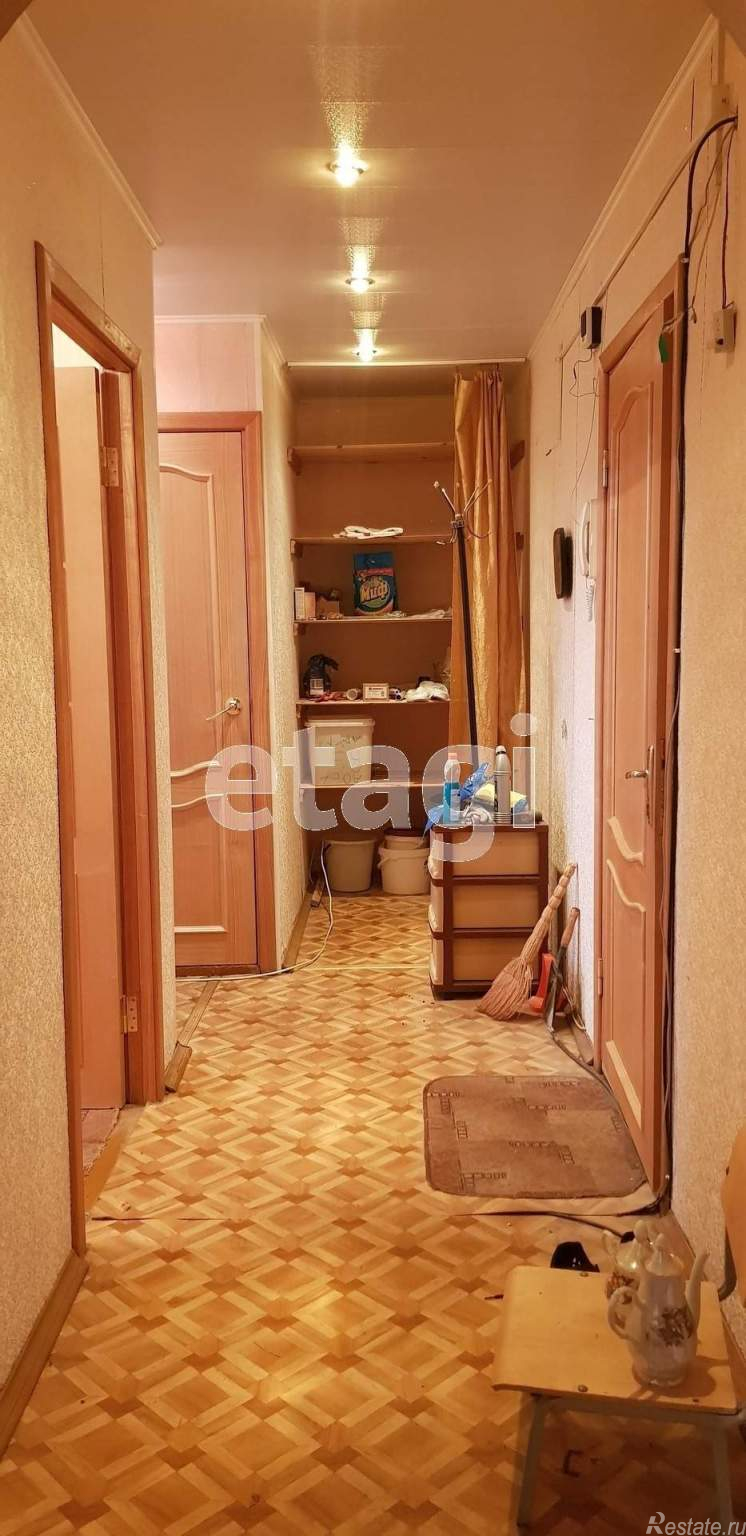 Продажа 2-комн квартиры на вторичном рынке Ломоносов, Жоры Антоненко улица,  д. 16
