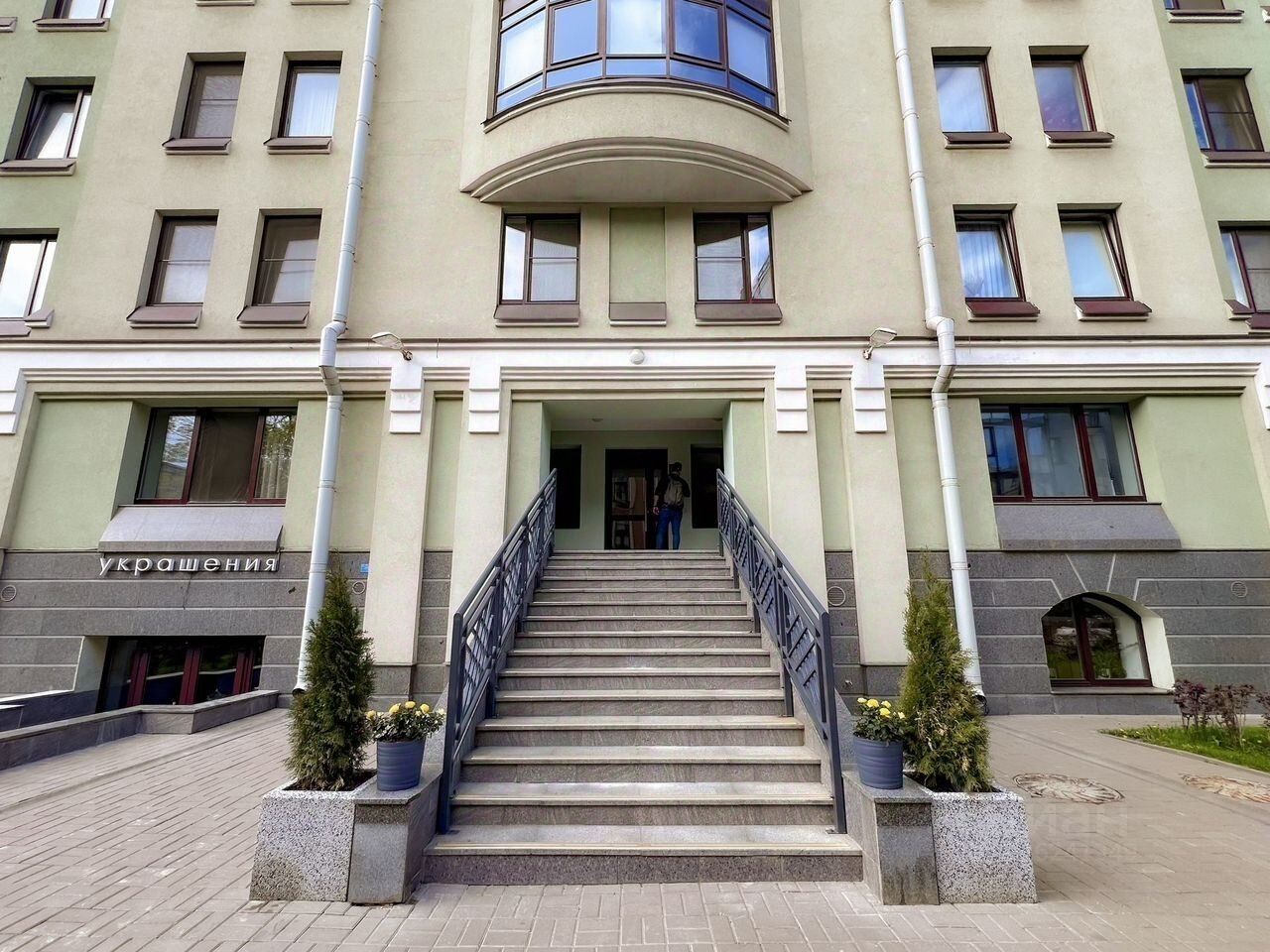 Продажа 2-комн квартиры на вторичном рынке Офицерский переулок, 8с2