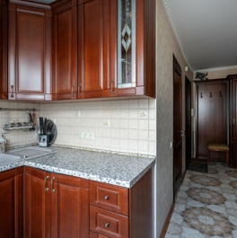 Аренда 3-комн квартиры на вторичном рынке ул Паперника,  д. 4