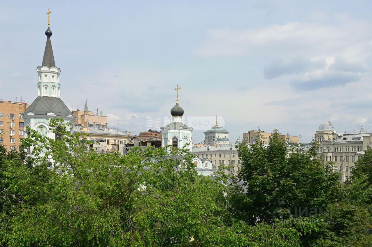 Продажа 6-комн квартиры на вторичном рынке Вражский 2-й пер,  д. 1к2