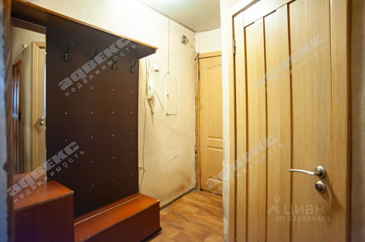 Продажа 3-комн квартиры на вторичном рынке проспект Средний Васильевского острова, 92