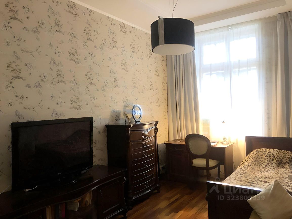 Продажа 3-комн квартиры на вторичном рынке Морской проспект, 33