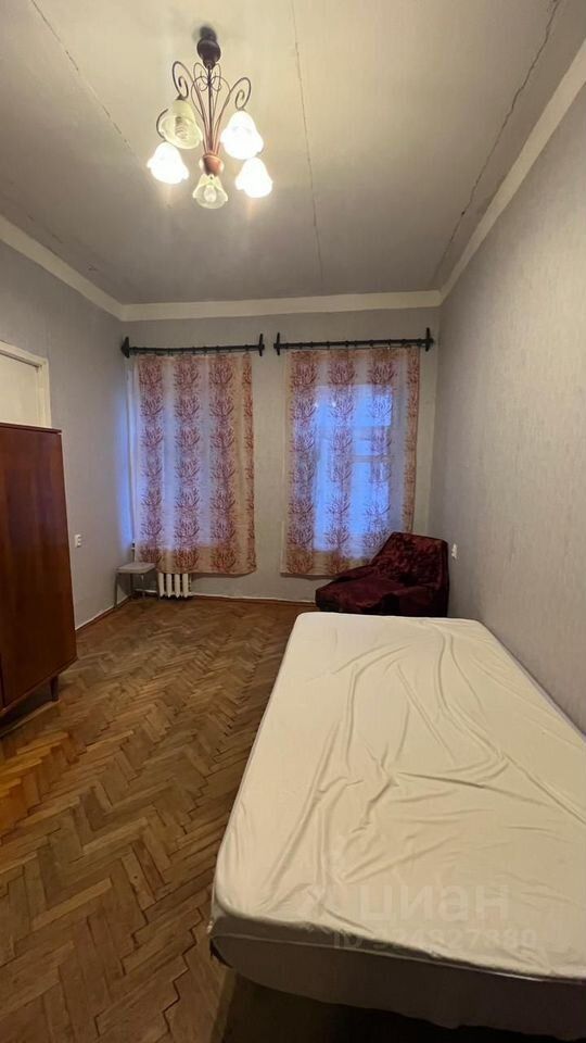 Продажа 4-комн квартиры на вторичном рынке улица Марата, 39