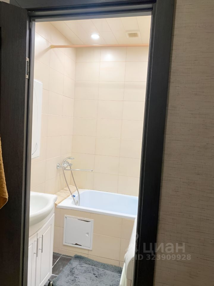 Продажа 2-комн квартиры на вторичном рынке Лобня, Окружная улица, 11к4