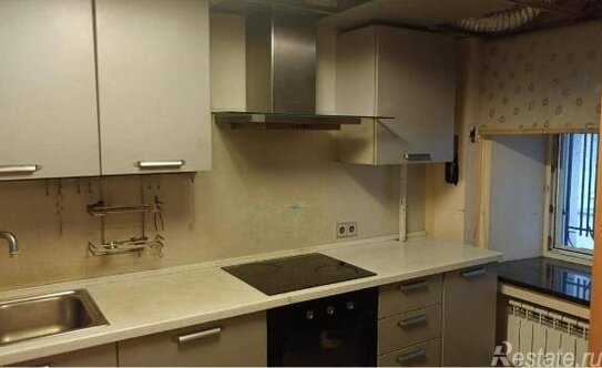 Продажа 3-комн квартиры на вторичном рынке Английский пр-кт,  д. 46