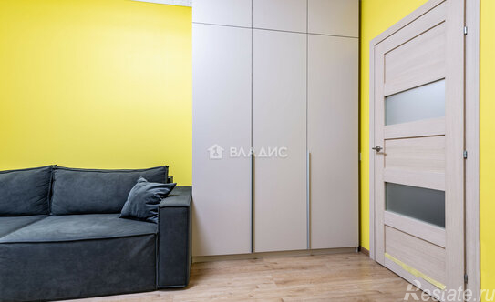 Продажа 1-комн квартиры на вторичном рынке Комендантский пр-кт,  д. 64,  к. 1 стр 1