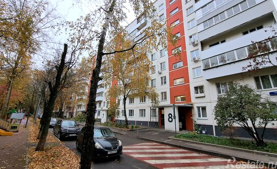 Продажа 4-комн квартиры на вторичном рынке Ореховый б-р,  д. 5