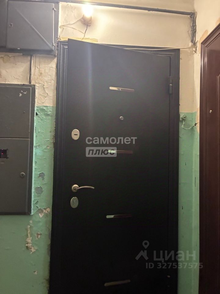 Продажа 2-комн квартиры на вторичном рынке Рощино пгт, улица Тракторная, 7