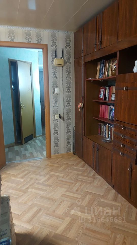 Продажа 2-комн квартиры на вторичном рынке д. Кипень, шоссе Нарвское, 43