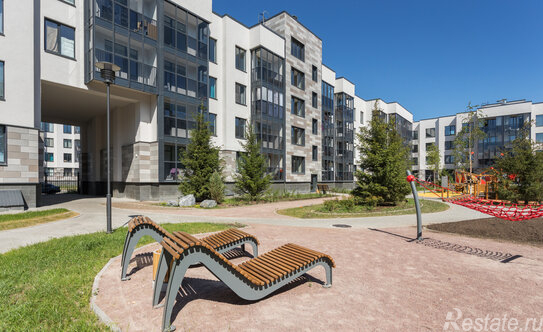 Продажа 2-комн квартиры на вторичном рынке Ветеранов пр-кт,  д. 202