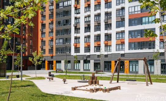 Продажа 4-комн квартиры на вторичном рынке ул Гатчинская,  д. 27