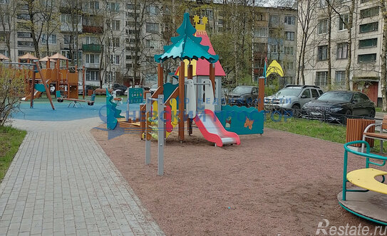 Продажа 2-комн квартиры на вторичном рынке ул Антонова-Овсеенко,  д. 19,  к. 4