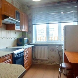 Продажа 2-комн квартиры на вторичном рынке Индустриальный пр-кт,  д. 13