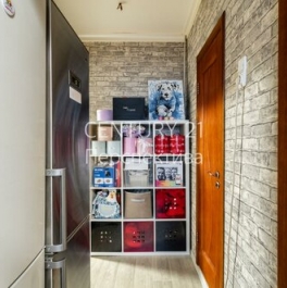 Продажа 3-комн квартиры на вторичном рынке ул Марьинский Парк,  д. 17,  к. 2