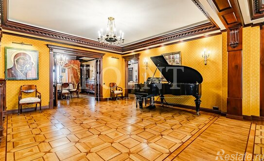 Продажа 4-комн квартиры на вторичном рынке Неопалимовский 1-й пер,  д. 8