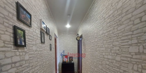 3-комн квартира Уточкина ул. ,  д. 2,  к. 1