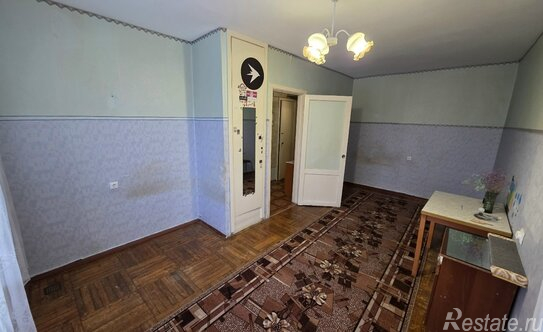 Продажа 1-комн квартиры на вторичном рынке Киришский район, улица Строителей,  д. 2