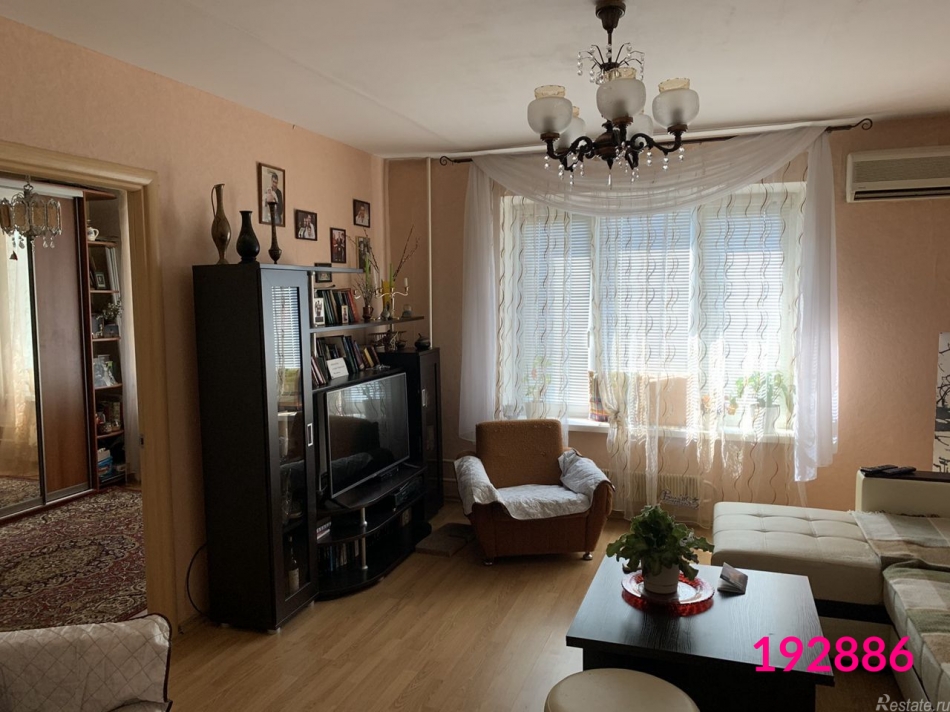 Продажа 3-комн квартиры на вторичном рынке Магаданская улица, 13