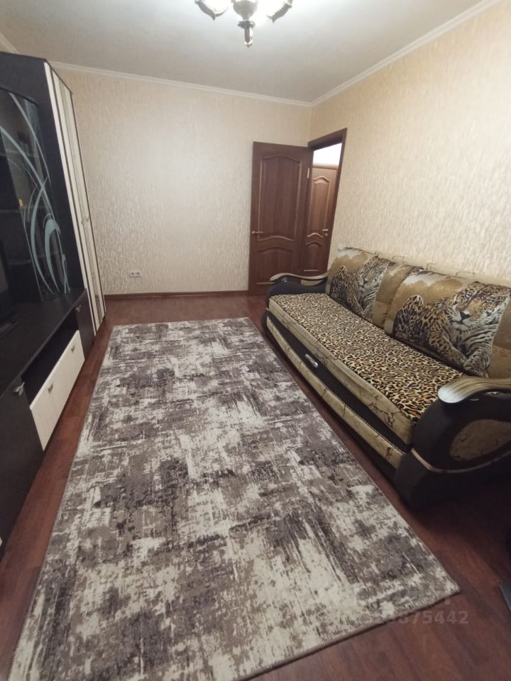 Аренда 2-комн квартиры на вторичном рынке Дзержинский, улица Шама, 10