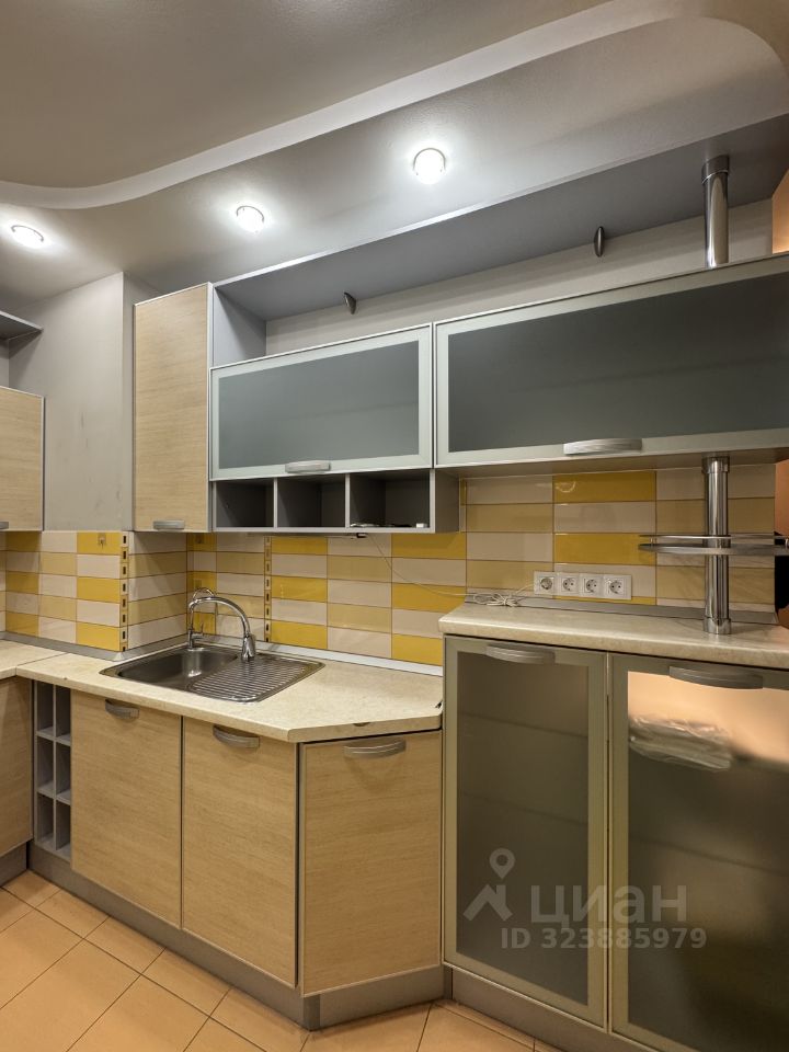 Продажа 3-комн квартиры на вторичном рынке Пулковская улица, 10к1