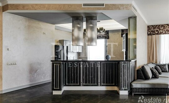 Продажа 4-комн квартиры на вторичном рынке Мосфильмовская улица,  д. 8