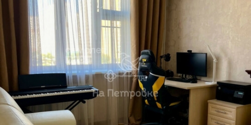 3-комн квартира пр-кт Защитников Москвы,  д. 10