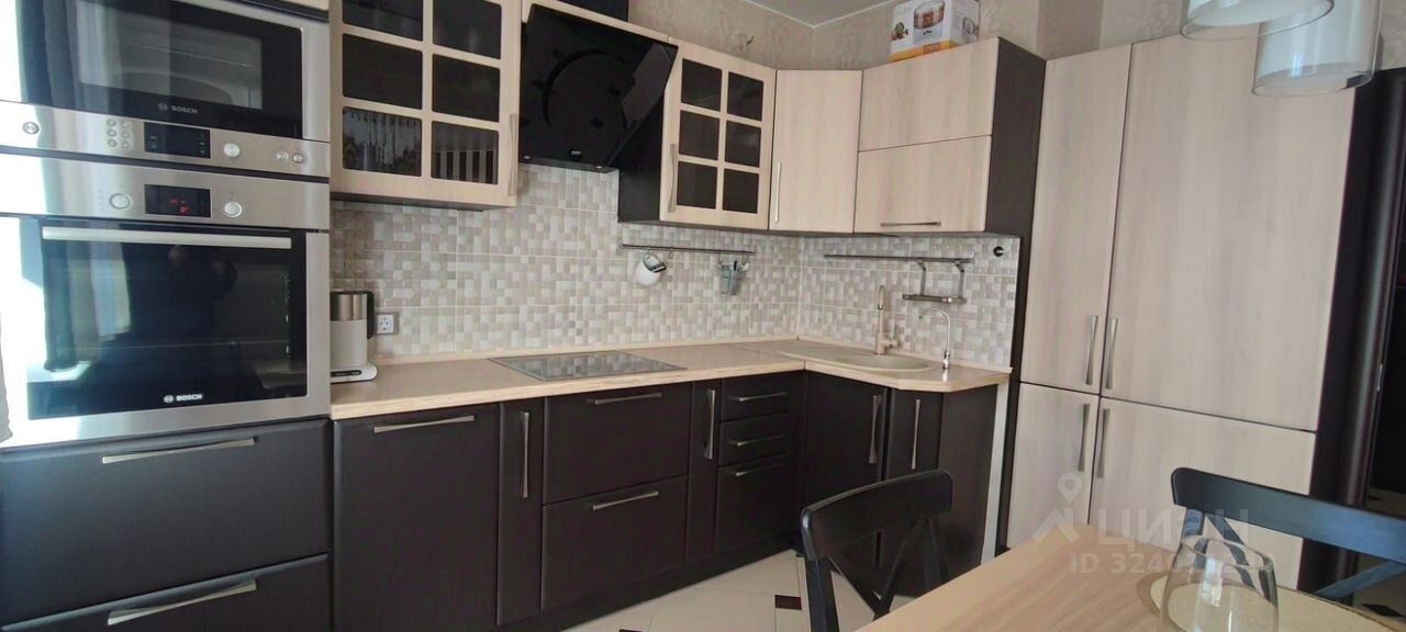 Аренда 2-комн квартиры на вторичном рынке Парашютная улица, 52