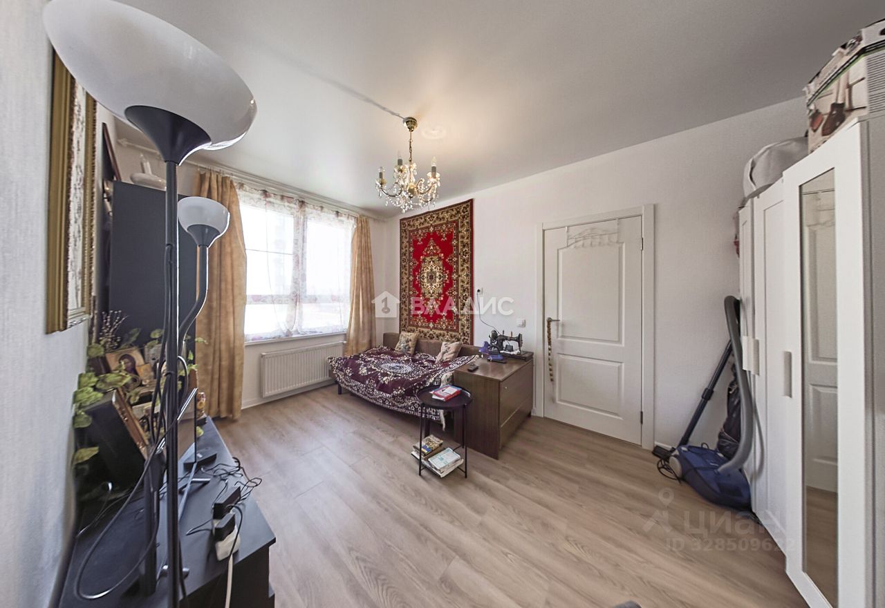 Продажа 1-комн квартиры на вторичном рынке проспект Куприна, 32к2