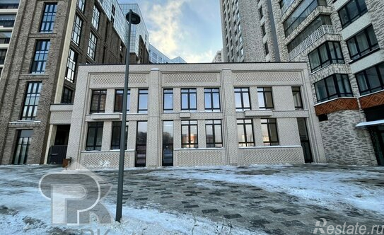 Продажа 4-комн квартиры на вторичном рынке Восточная ул,  д. 2