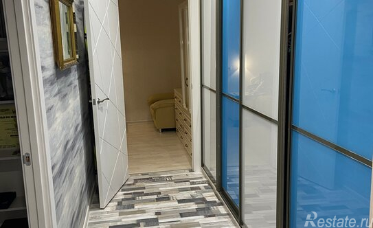 Продажа 2-комн квартиры на вторичном рынке Школьная улица,  д. 126 к2