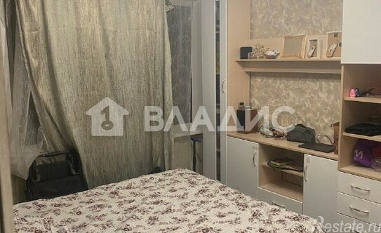 Продажа 2-комн квартиры на вторичном рынке улица Уткина,  д. 38