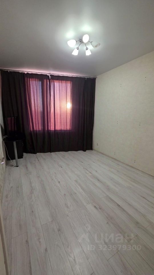 Продажа 2-комн квартиры на вторичном рынке Велтон Парк Новая Сходня мкр, д. Подолино, улица Беговая,  д. 12