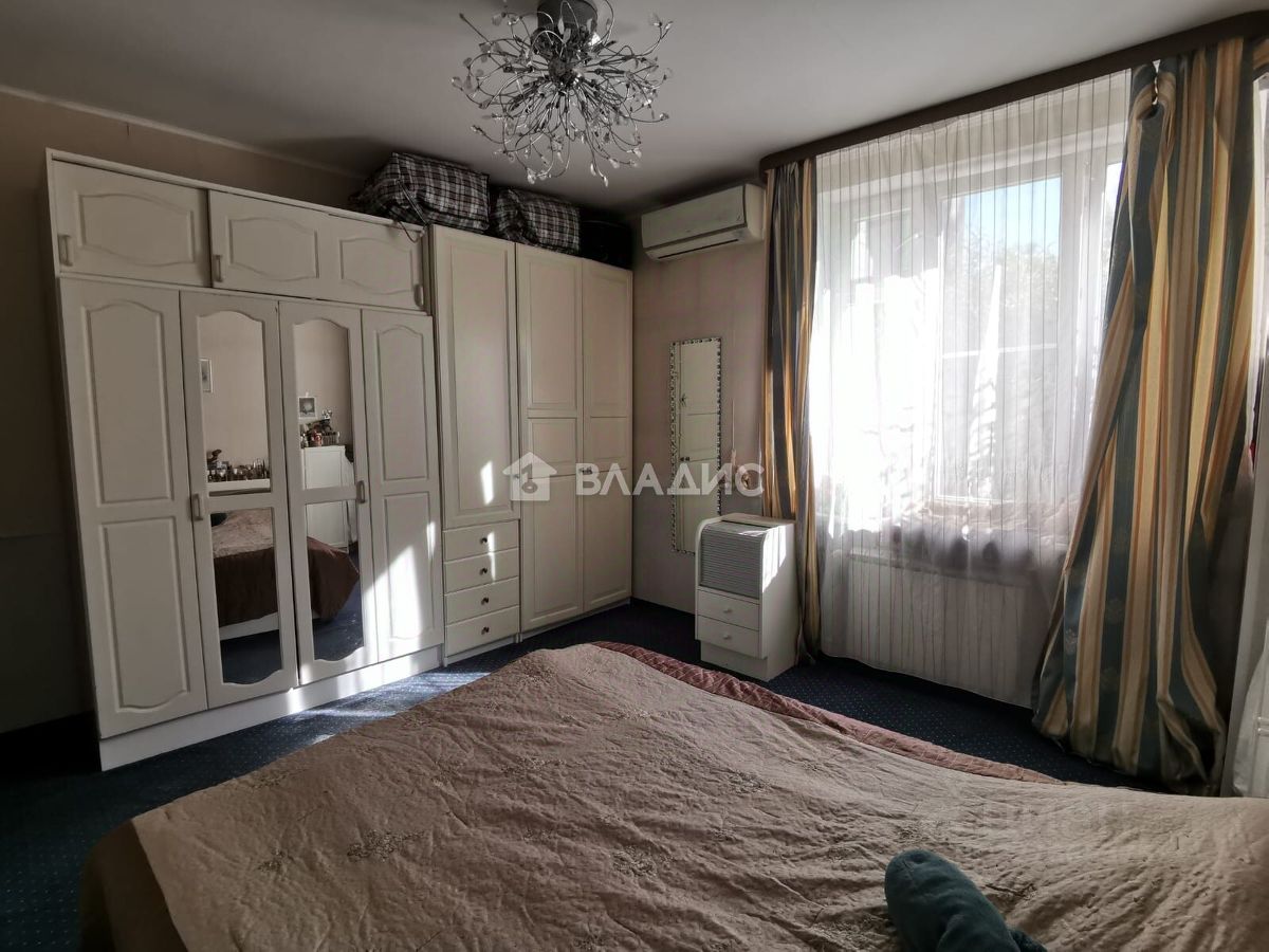 Продажа 4-комн квартиры на вторичном рынке Красногорск, Лесная улица, 13