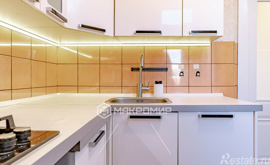 Продажа 3-комн квартиры на вторичном рынке Стачек пр-кт,  д. 212