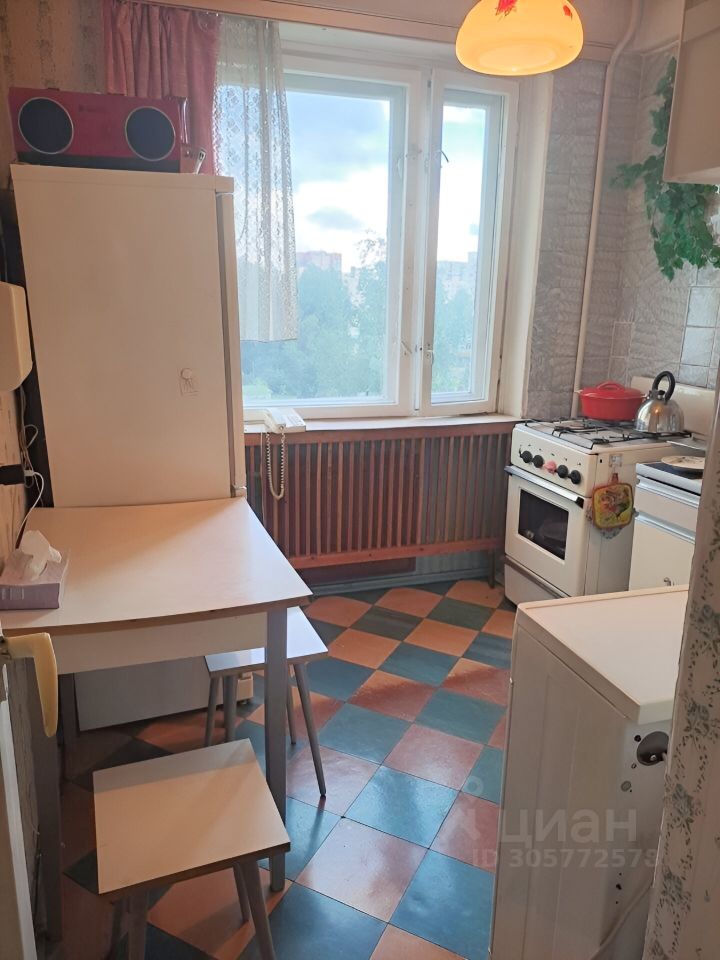 Продажа 3-комн квартиры на вторичном рынке улица Есенина, 36К1
