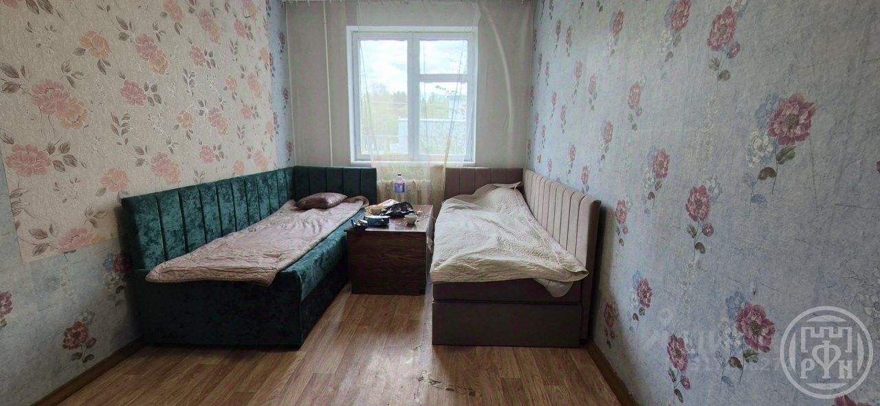 Продажа 2-комн квартиры на вторичном рынке пос. Заводской, 1