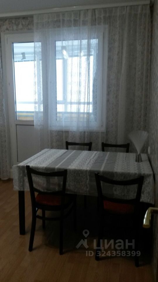 Аренда 2-комн квартиры на вторичном рынке Боброво пгт, улица Крымская, 11