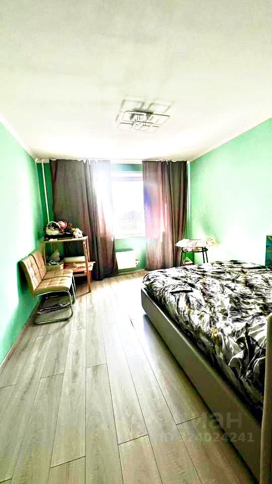 Продажа 4-комн квартиры на вторичном рынке Волжский бульвар, 11