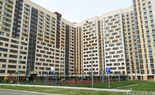 Продажа 2-комн квартиры на вторичном рынке Железнодорожный, улица Поликахина