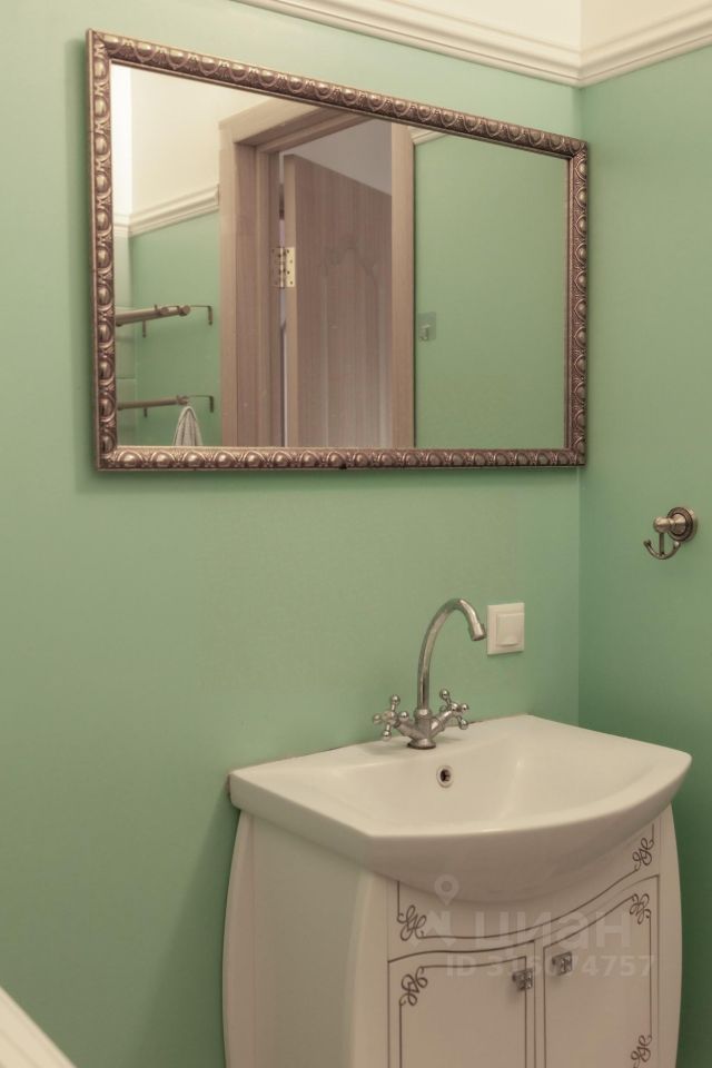 Продажа 2-комн квартиры на вторичном рынке МЖК Изумрудная Долина тер., д. Солманово, улица Лазурная, 16