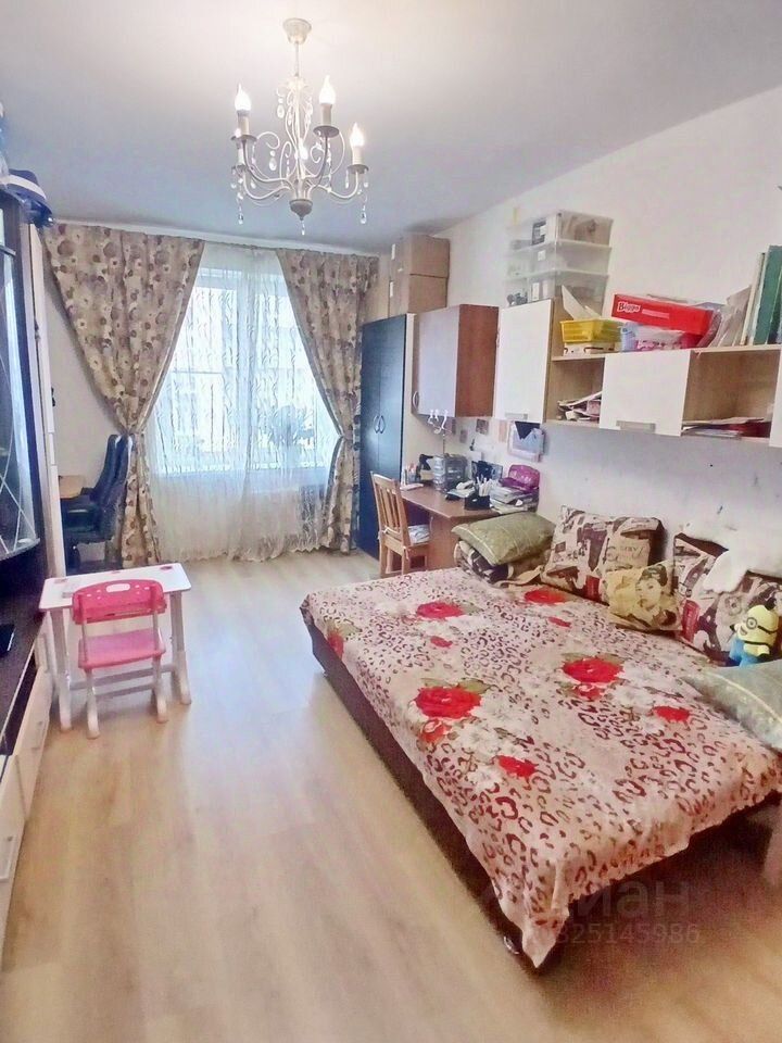 Продажа 2-комн квартиры на вторичном рынке пос. Песочный, Садовая улица, 81