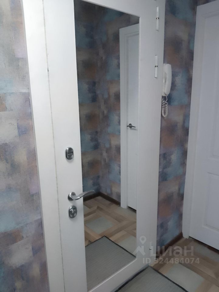 Продажа 2-комн квартиры на вторичном рынке Большеохтинский проспект, 14