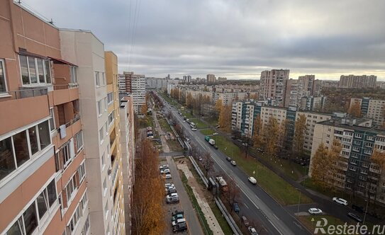 Продажа 3-комн квартиры на вторичном рынке улица Маршала Захарова,  д. 50 к1